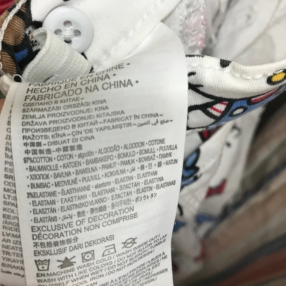3/$15 Levi’s hello kitty Sanrio kids white pull on Jeggings 4T